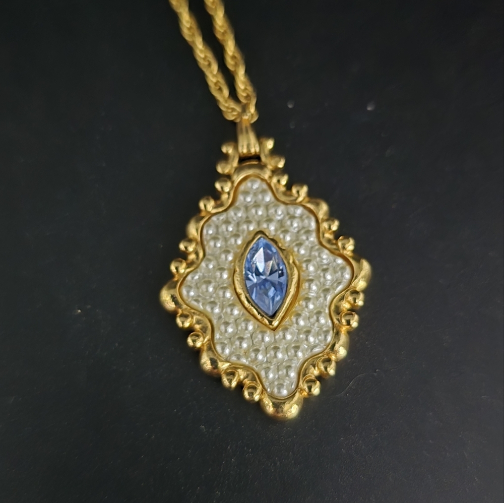 Elegant Avon Gold and Blue Pendant Necklace